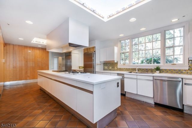 5 Rocky Way, West Orange Twp., NJ 07052