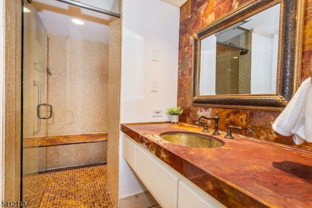 5 Rocky Way, West Orange Twp., NJ 07052