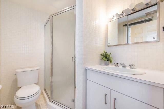 5 Rocky Way, West Orange Twp., NJ 07052