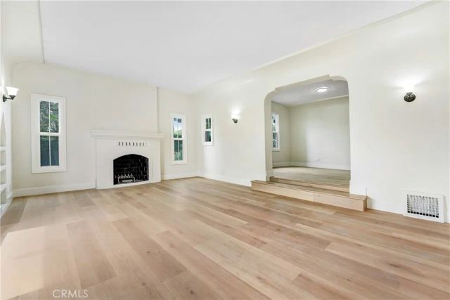 1567 S Spaulding, Los Angeles, CA 90019