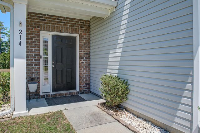 214 Daniels Creek Circle, Goose Creek, SC 29445