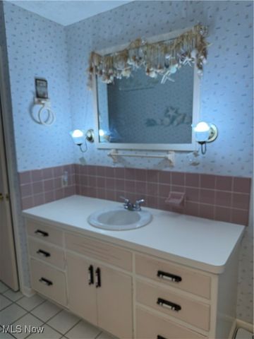 135 Ridgeland Drive, Amherst, OH 44001