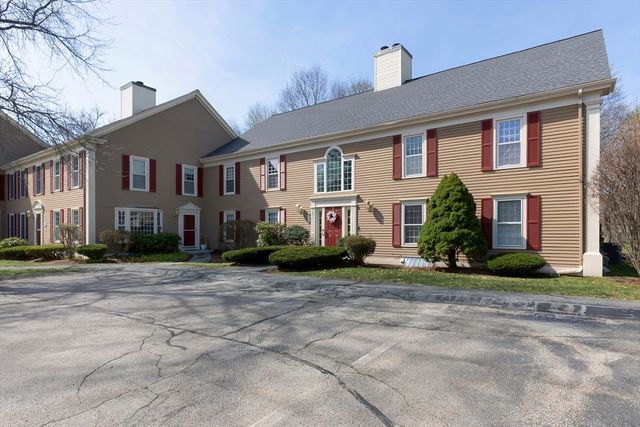 25 Essex Green Ln C, Peabody, MA 01960