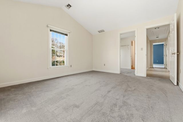 25 Essex Green Ln C, Peabody, MA 01960