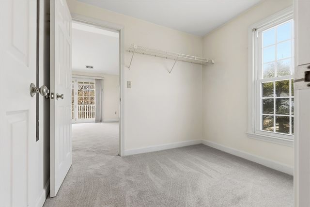 25 Essex Green Ln C, Peabody, MA 01960