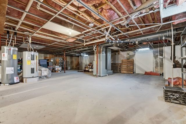 25 Essex Green Ln C, Peabody, MA 01960