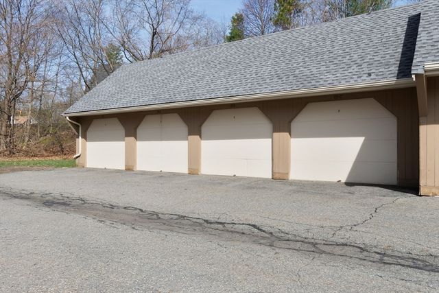 25 Essex Green Ln C, Peabody, MA 01960