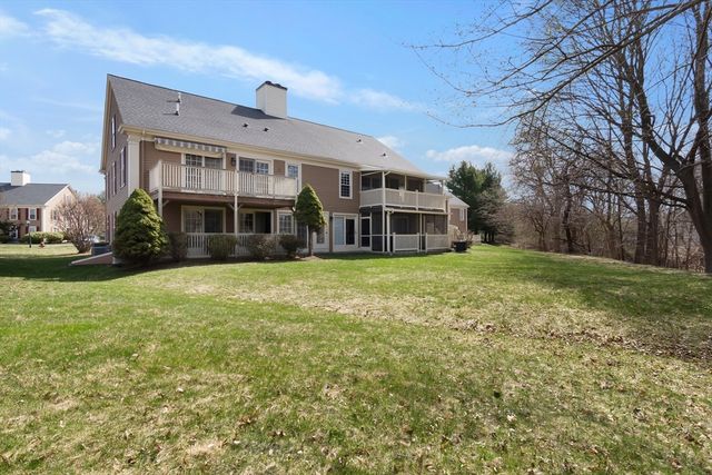 25 Essex Green Ln C, Peabody, MA 01960