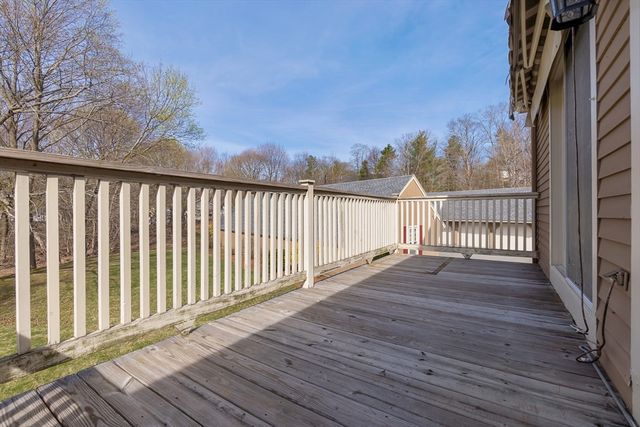 25 Essex Green Ln C, Peabody, MA 01960