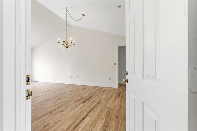 25 Essex Green Ln C, Peabody, MA 01960