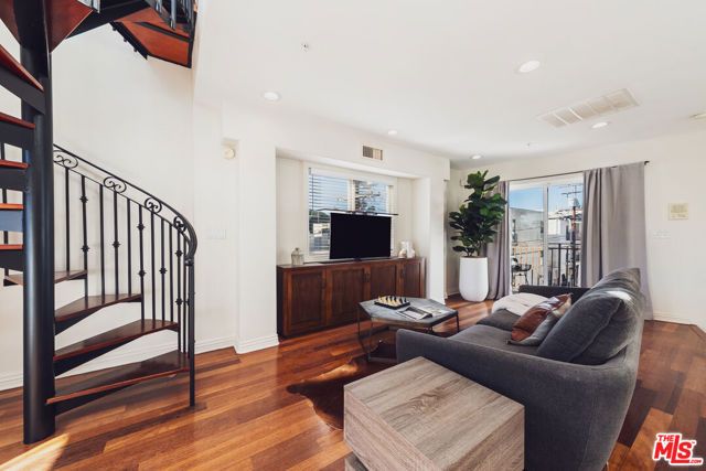 844 3rd Street 5, Santa Monica, CA 90403