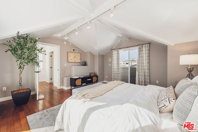 844 3rd Street 5, Santa Monica, CA 90403