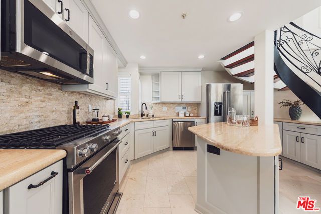 844 3rd Street 5, Santa Monica, CA 90403