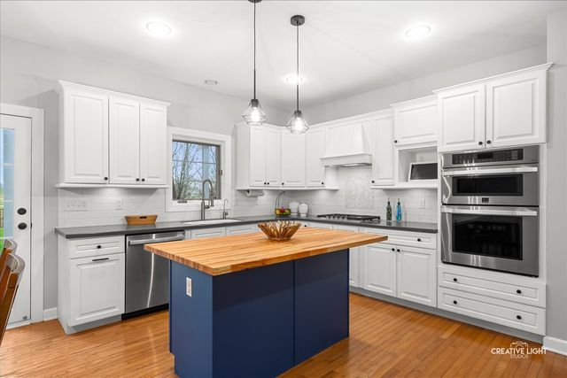 39W771 BENTON Lane, Geneva, IL 60134