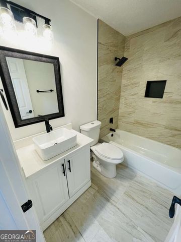 11120 Tara Glynn Drive, Hampton, GA 30228