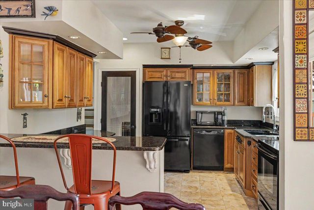 51 MARTIN DR, Holland, PA 18966