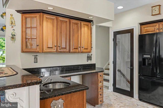 51 MARTIN DR, Holland, PA 18966