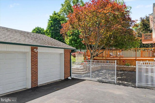 51 MARTIN DR, Holland, PA 18966