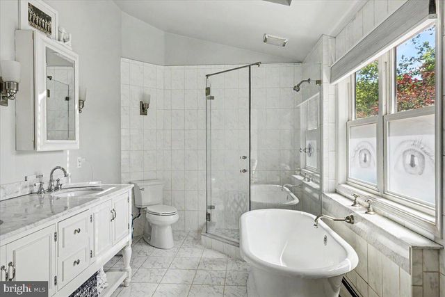 51 MARTIN DR, Holland, PA 18966