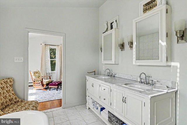 51 MARTIN DR, Holland, PA 18966