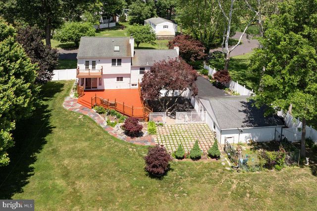 51 MARTIN DR, Holland, PA 18966