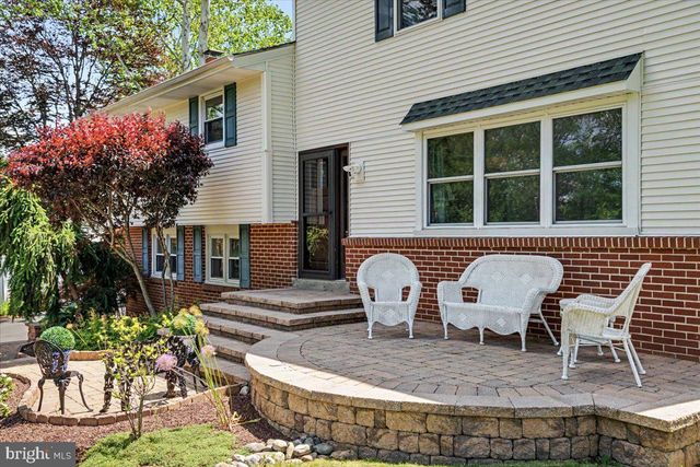 51 MARTIN DR, Holland, PA 18966