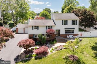 51 MARTIN DR, Holland, PA 18966