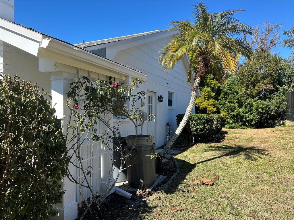 Image 32 of property listing at 8205 VALLEY STREAM LANE, Hudson, FL 34667