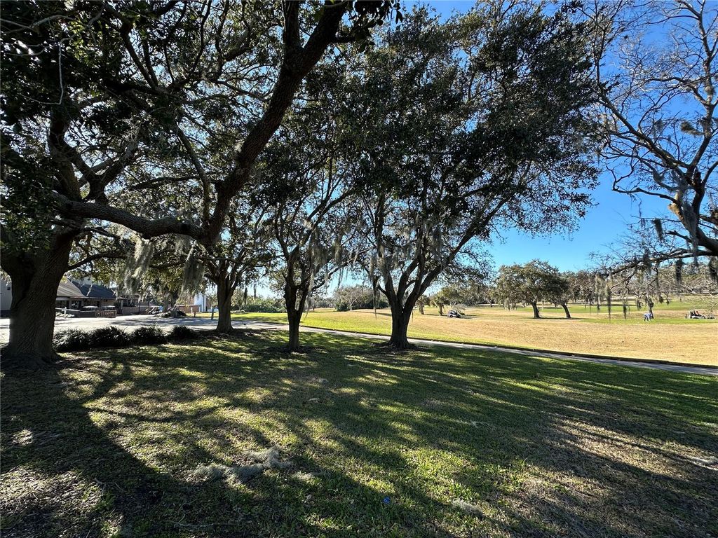 Image 54 of property listing at 8205 VALLEY STREAM LANE, Hudson, FL 34667