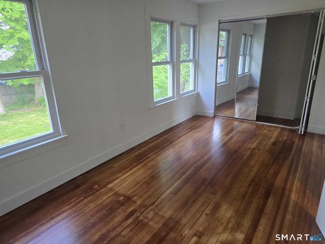 19 Jamaica Street, Bristol, CT 06010