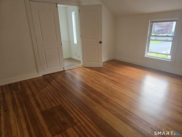 19 Jamaica Street, Bristol, CT 06010