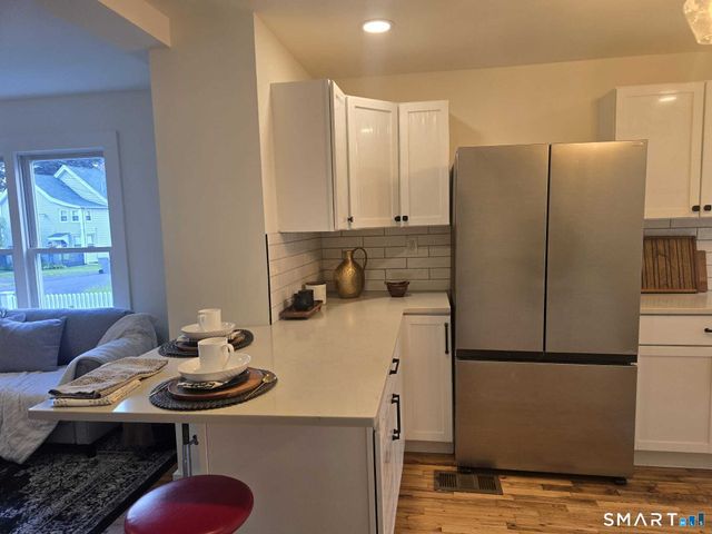 19 Jamaica Street, Bristol, CT 06010