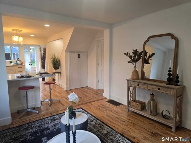 19 Jamaica Street, Bristol, CT 06010
