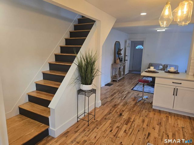 19 Jamaica Street, Bristol, CT 06010