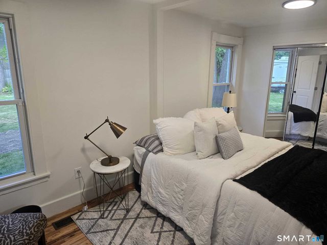 19 Jamaica Street, Bristol, CT 06010