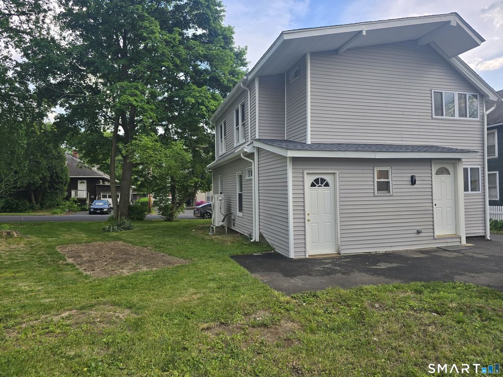 19 Jamaica Street, Bristol, CT 06010