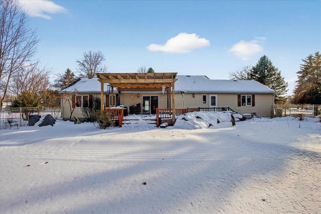 20350 Old 205, Edwardsburg, MI 49112