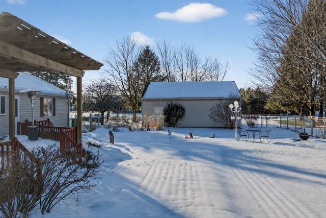 20350 Old 205, Edwardsburg, MI 49112