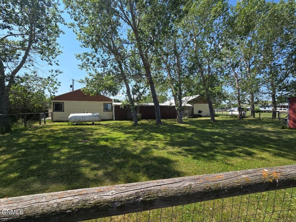510 & 512 3rd Avenue W, Zap, ND 58580 photo 2