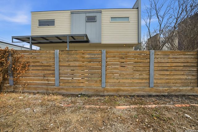 716 N Cherry, San Antonio, TX 78202