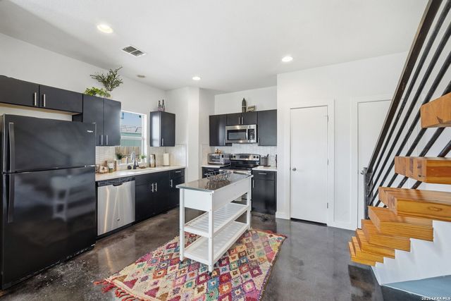 716 N Cherry, San Antonio, TX 78202