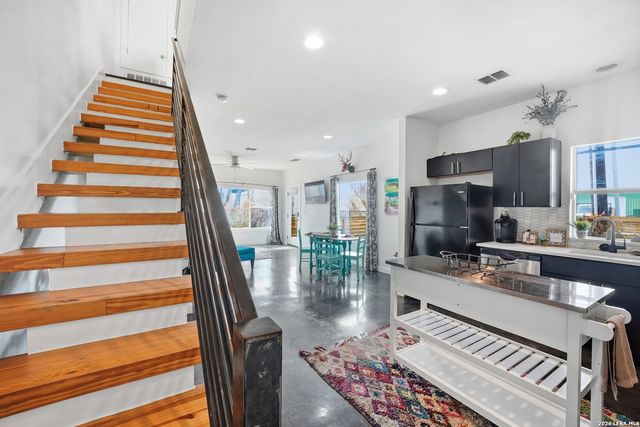 716 N Cherry, San Antonio, TX 78202