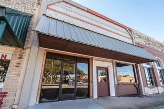 119 W Gilbert Street, Henrietta, TX 76365