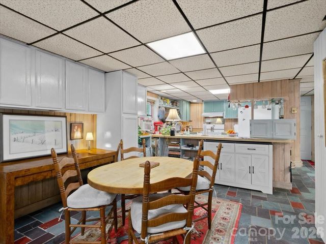 119 Fox Den Road, Mars Hill, NC 28754