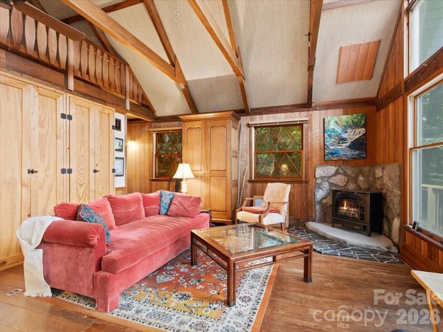 119 Fox Den Road, Mars Hill, NC 28754