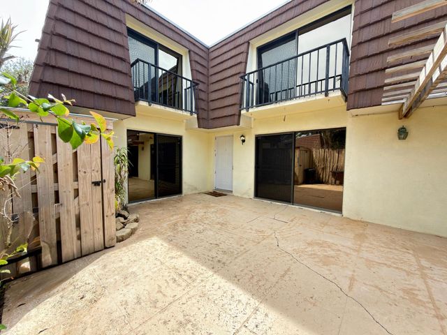 710 7th Lane, Palm Beach Gardens, FL 33418
