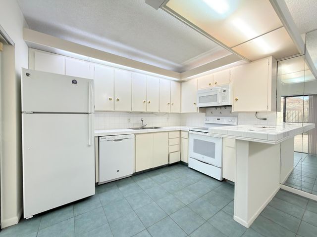 710 7th Lane, Palm Beach Gardens, FL 33418