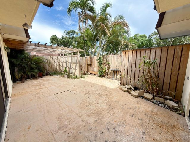 710 7th Lane, Palm Beach Gardens, FL 33418