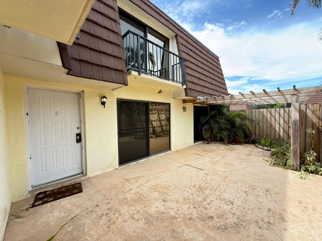710 7th Lane, Palm Beach Gardens, FL 33418