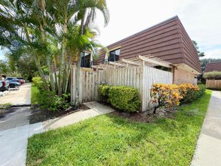 710 7th Lane, Palm Beach Gardens, FL 33418